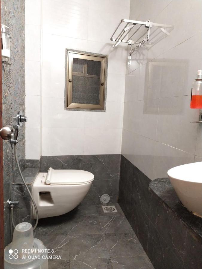 U Life Hotel 뭄바이 외부 사진